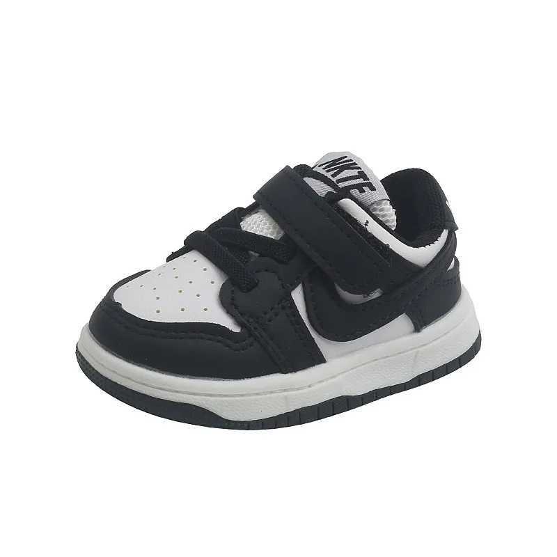 Scarpe sportive di moda per bambini Boy Girl Running Leisure calzature da esterno traspiranti leggere Casual quattro stagioni Sneakers per bambini