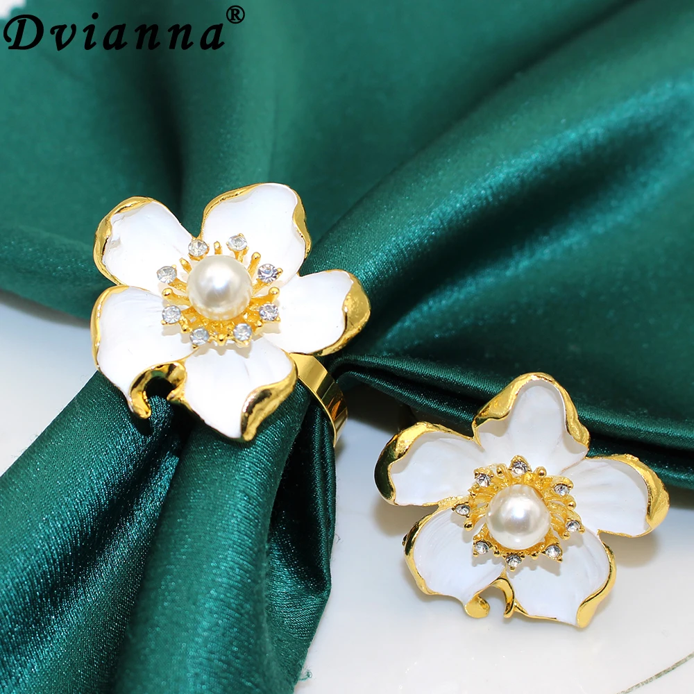 

6Pcs Iris Napkin Rings White Flower Napkin Buckle for Wedding Bride Shower Holiday Birthday Party Table Decoration HWF63