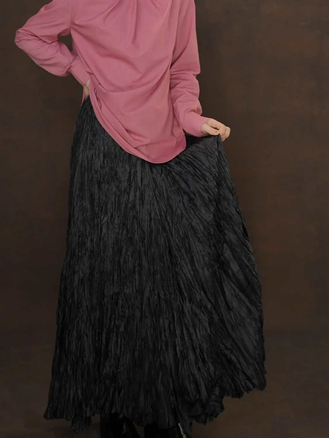 

Черная женская юбка-миди А-силуэта: модная, весенне-летняя, длинная, уникальная, красивая, с высокой талией, стильная, расклешенная