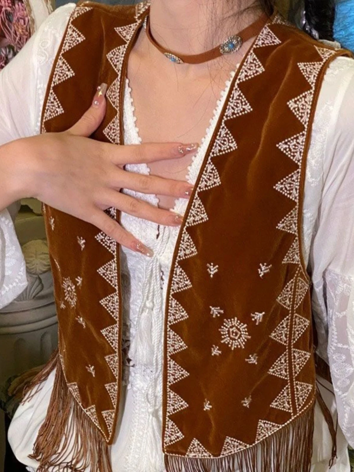 

Женский жилет с бахромой Ele n Tassel, новинка 2025 года, модный осенний топ, летний укороченный фасон без пуговиц