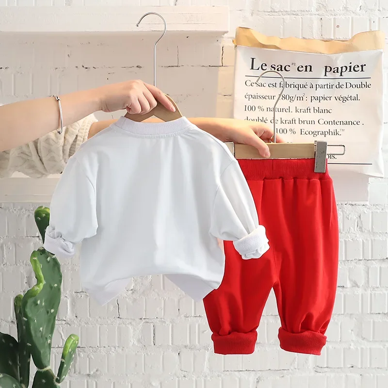 Vestiti del bambino 2024 nuovi bambini orsetto manica lunga Set ragazzi e ragazze lettera maglione pantaloni due pezzi Set semplice Sportswea