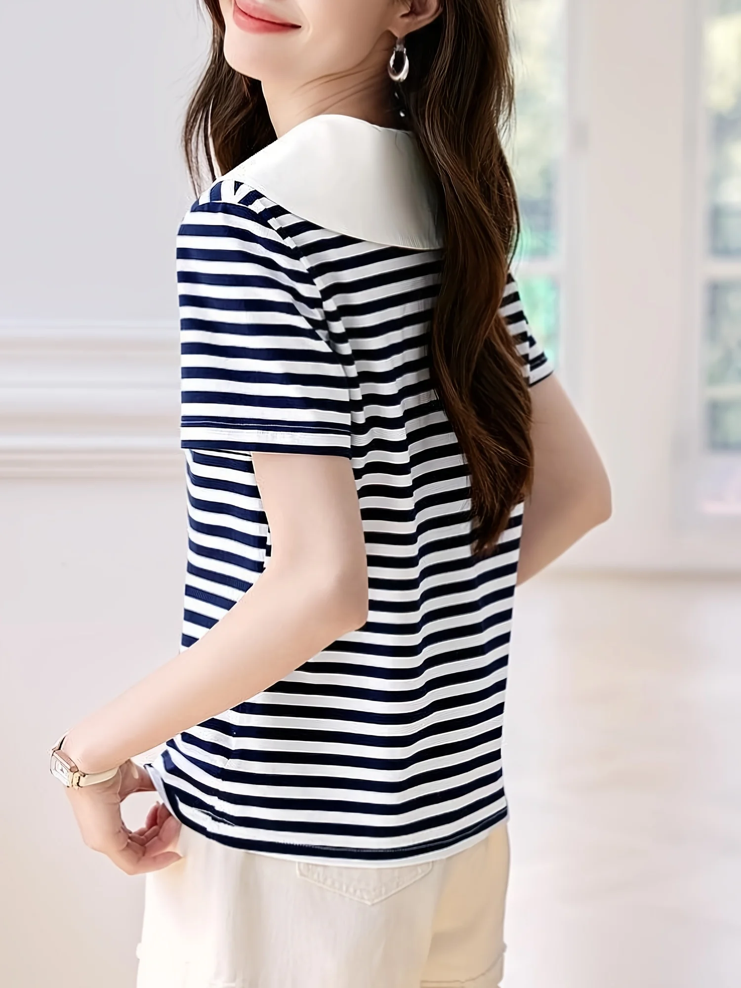 Women's summer striped short-sleeved POLO shirts with solid color lapels are machine washable but not dry-cleaned