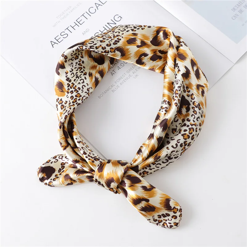 Bandanas quadradas com impressão leopardo para mulheres, lenço de seda cetim, turbante para menina, lenço de cabeça e pescoço feminino, nova moda,