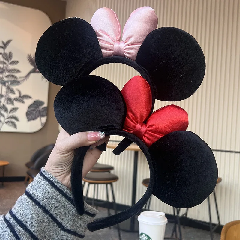 Affordable Luxury Mickey and Minnie Sparkling Rhinestone Headpiece—Playful and Cute, Unisex Amusement Park-Themed Photo Headband view 3