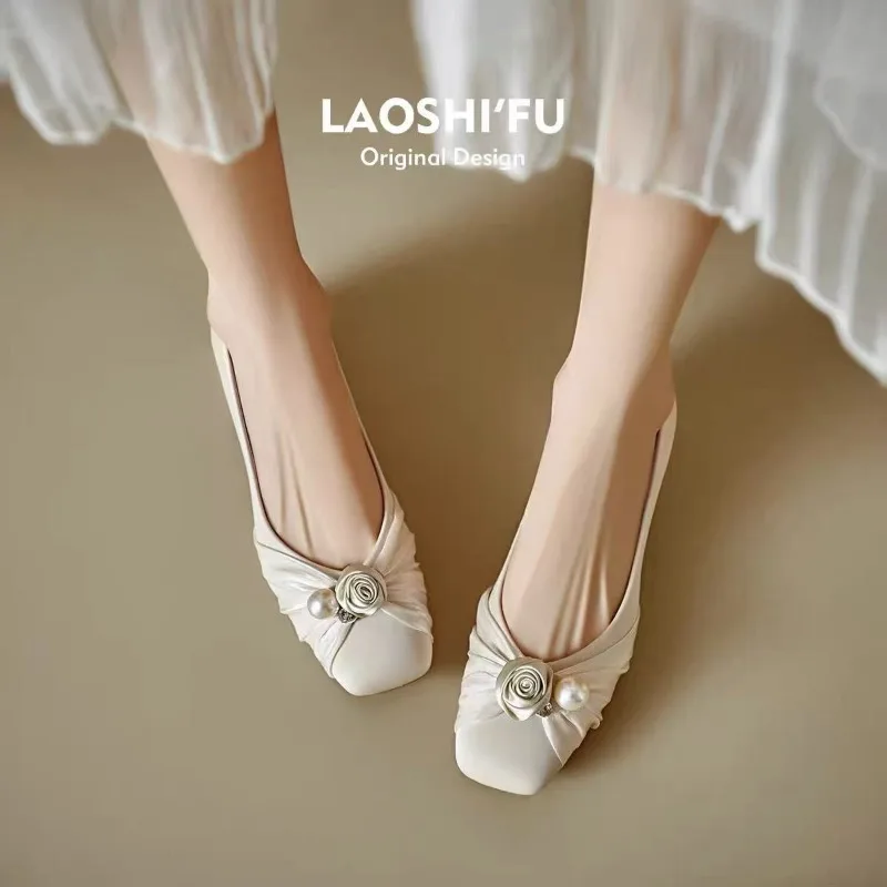 2025 einzelne Schuhe Herbst neue spitze Zehen flache Slip Strass Blume weiche Sohle Anti-Rutsch verschleißfeste Low-Top-Schuhe