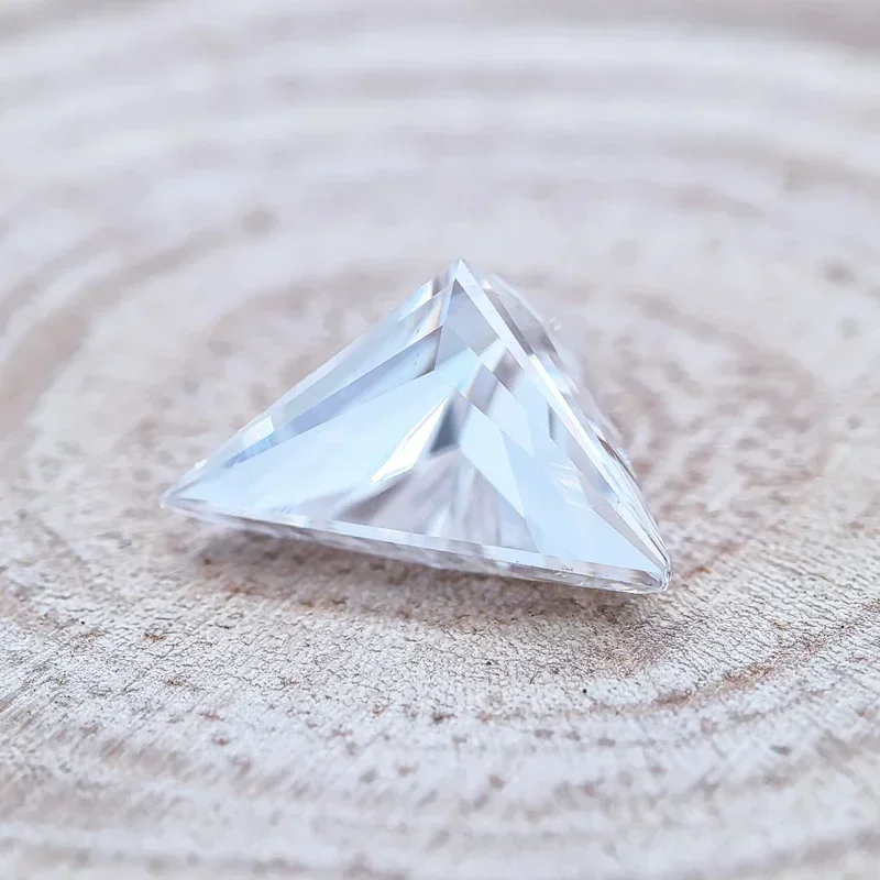 

Moissanite Stone Super White D Color Triangle Cut VVSS1 Small Size DIY Ring Necklace Earrings Main Materials Charms Gemsto