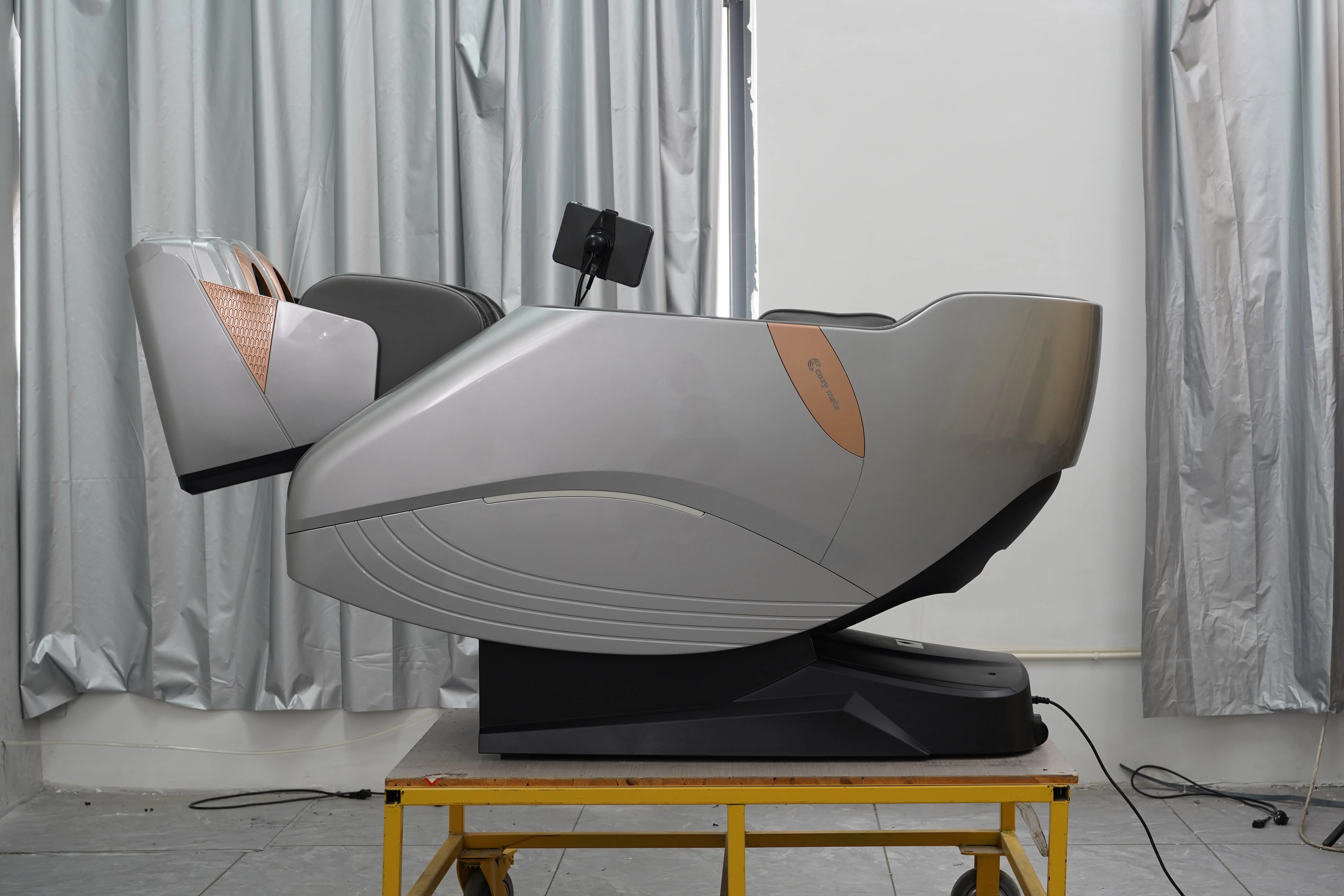 2026 Factory New Design Luxury Electric 3D Zero Gravity Full Body Massage With Electric Shiatsu Comfortable Massage Chair