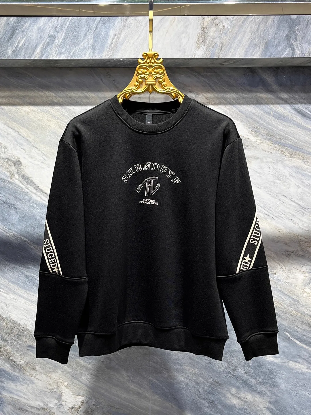 

Men's Thiened round Ne Sweatirt Faionable European Sle Autumn Winter Casual Comfortable Versatile Fce Lined Hoodie