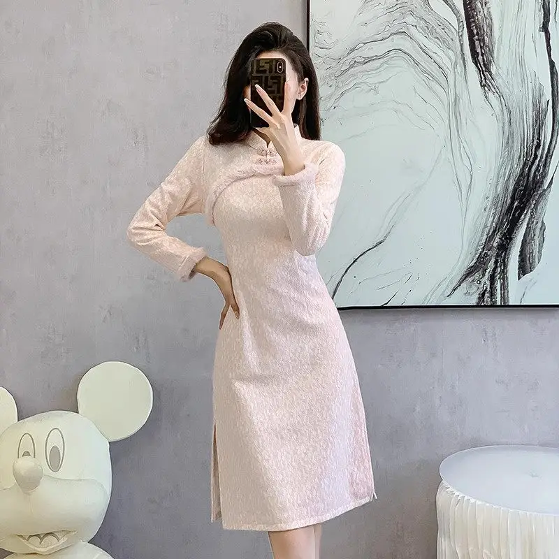 New Chinese Style Cheongsam 2024 Autumn And Winter Stand Collar Fashion Slim Young Girl Retro Plush Thick Dress Qipao a316