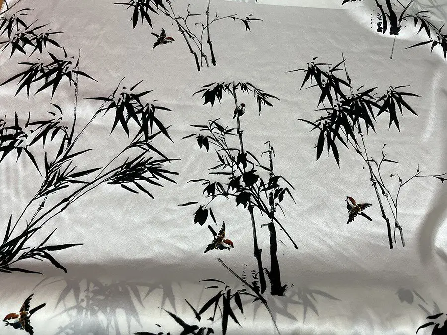 Designer Cloth 19 Momme Real Silk Spandex Silk Satin Clothing Fabric White Bottom Bird Bamboo Spray Painting Silk Fabric Dress