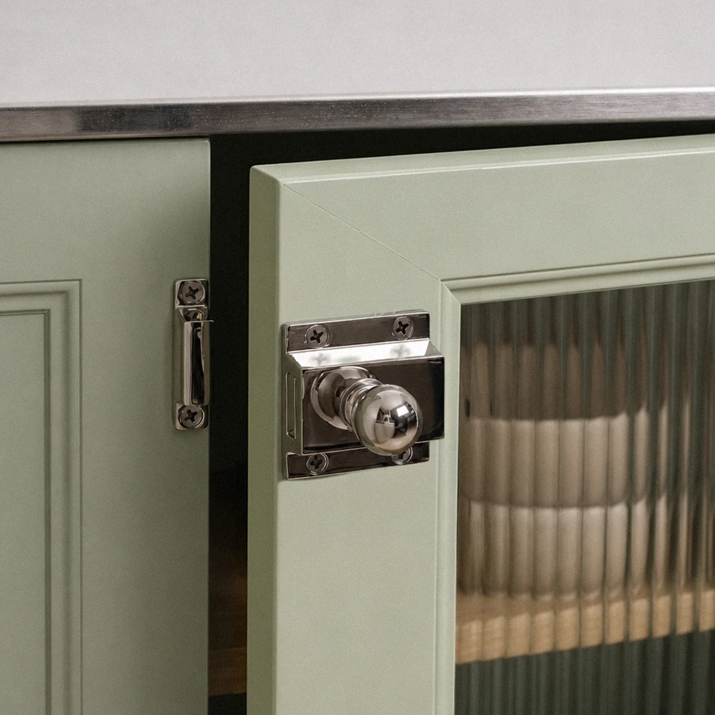 DOOROOM Solid Brass Bolt Door  Retro Style Latch Security Locks Buckle Cabinet Door Handles Wine Cabinet Door Latch