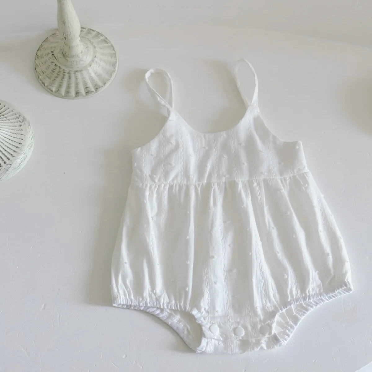 Summer New Baby Girl Clothes Sweet And Cute White Strap Bodysuit Infants Young Children Baby Suspenders Romper Jumpsuit