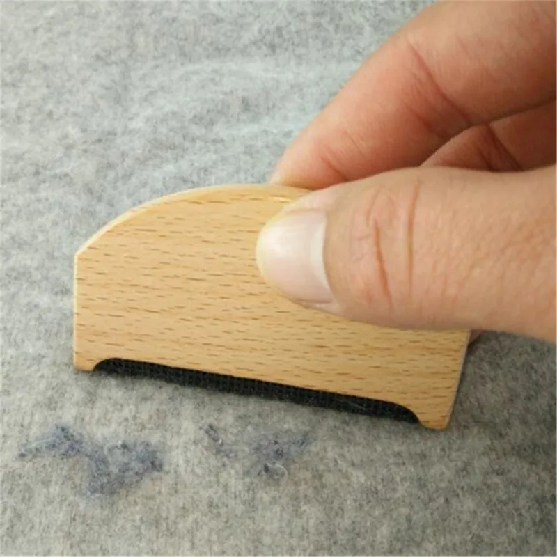 Wooden Manual Lint Remover Portable Clothes Sweater Shaver Fabric Fuzz Trimming Comb Household Garment Care Tool