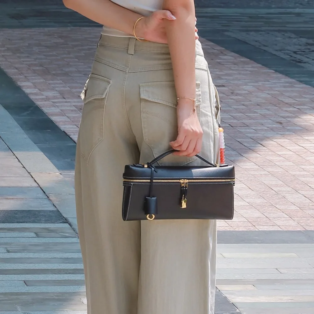 

Niche 2025 New Hand Carry Evening Bag Old Money Wind First Layer Calfskin Square Lock Hardware Inner Bag Insert Card Design