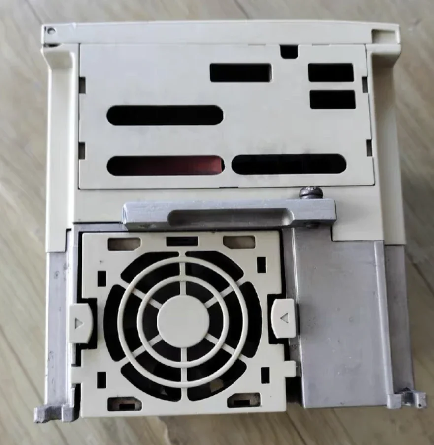 Used frequency converter vfs11-4037pl-wn 3.7 kw 380V