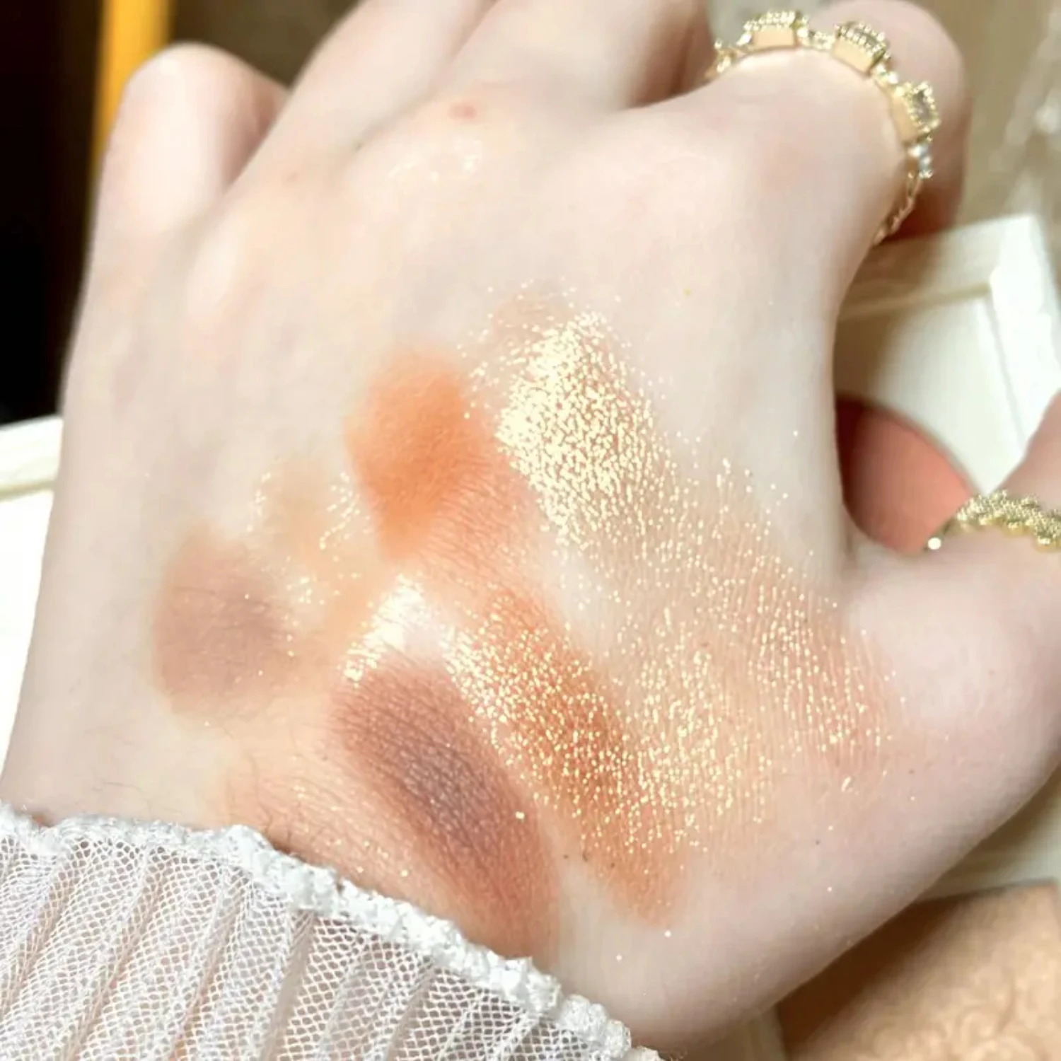 Palette di ombretti glitterati perlati altamente pigmentati - Evidenziatore in polvere impermeabile per un trucco snellente duraturo - Perfetto