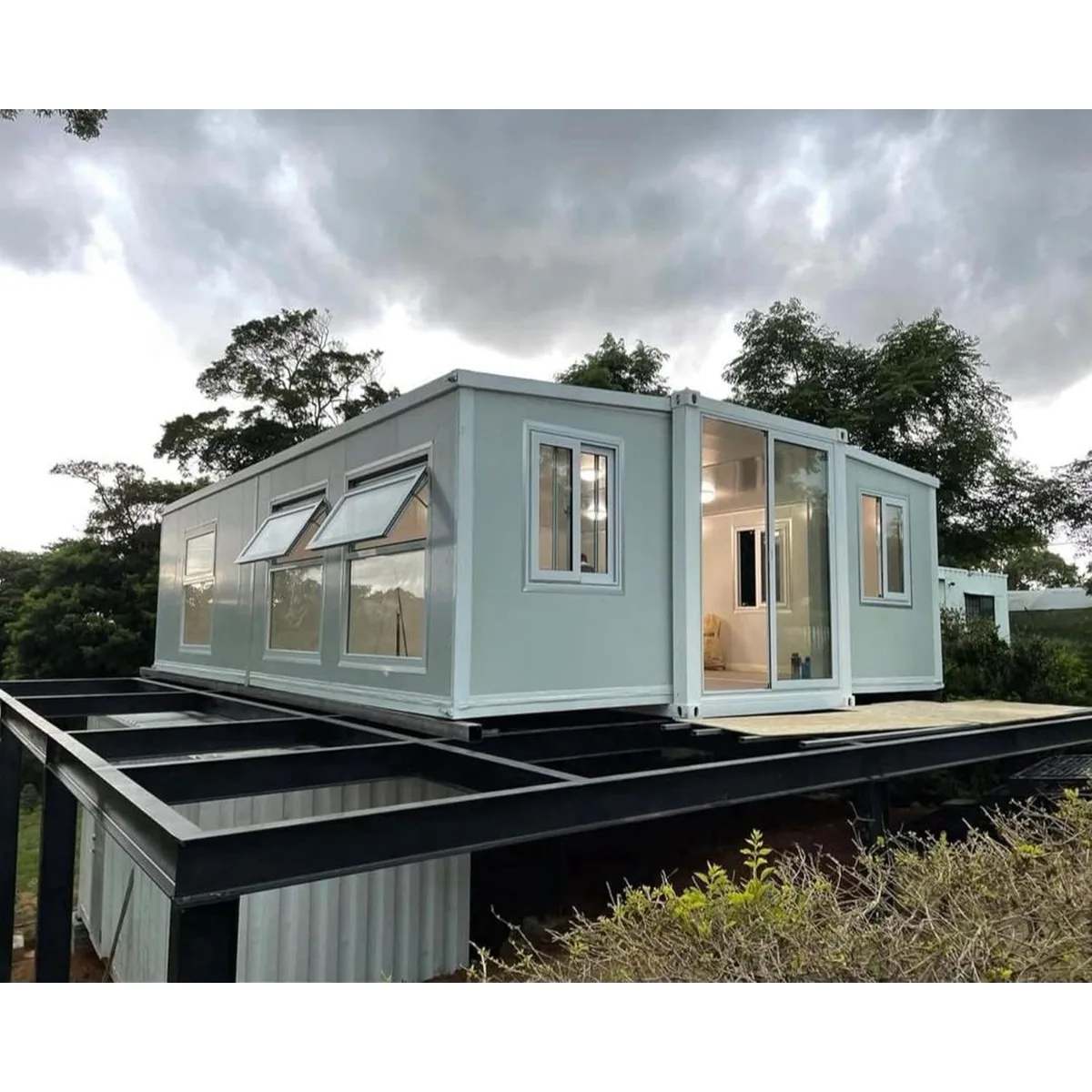 Casa prefabricada expandible de 40 pies, hogar pequeño móvil de 3 dormitorios con cocina y baño.