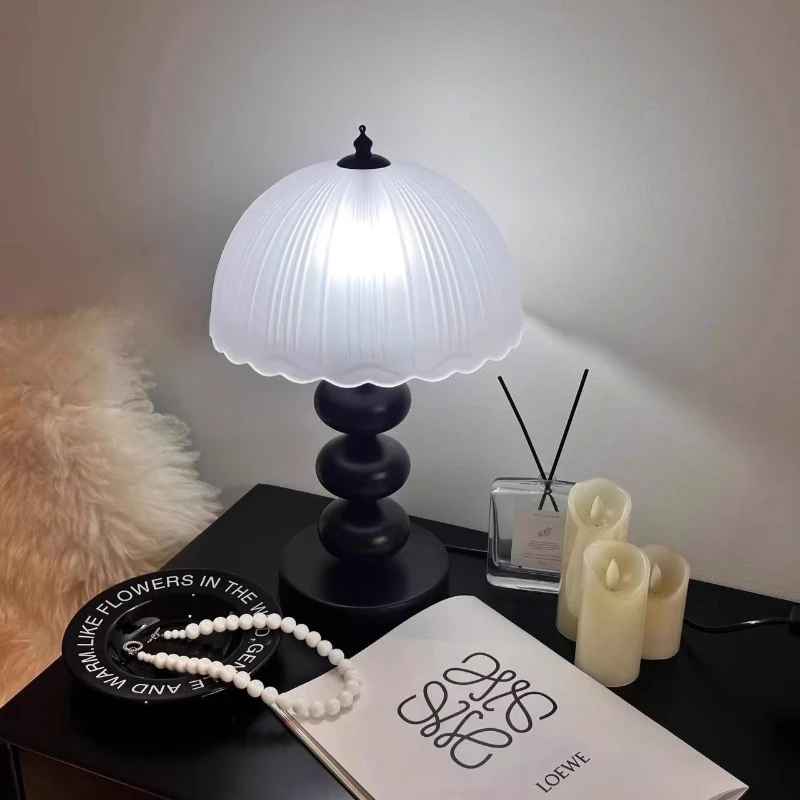 Zhonggu Wabi Sabi style desk lamp, American retro bedroom, study, bedside lamp, warm gourd French decoration night light