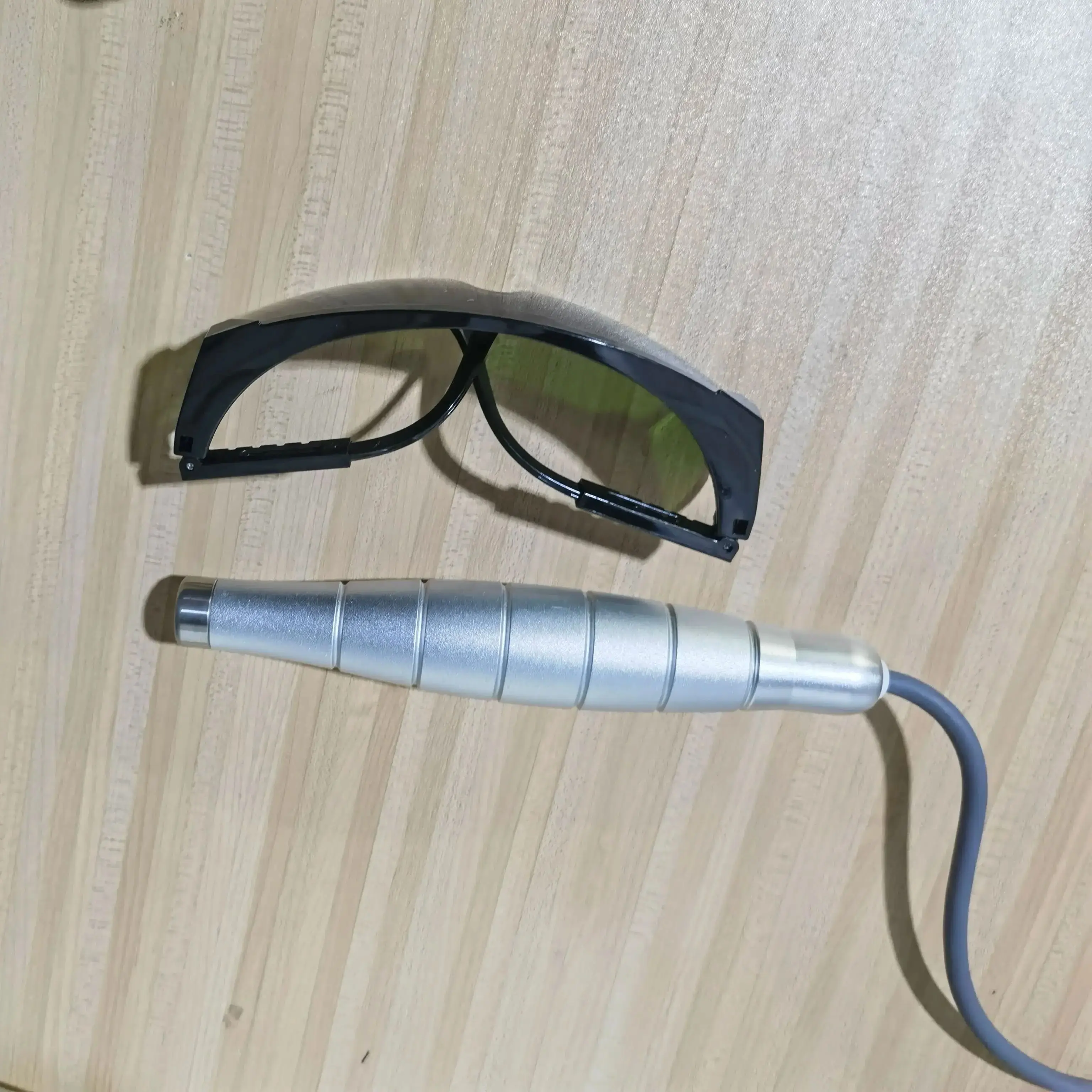 

Портативное ручное устройство для лазерной терапии 5 Вт 808 нм 650 нм для хронической боли, артрита, воспаления суставов, восстановления мышц, быстрое исцеление