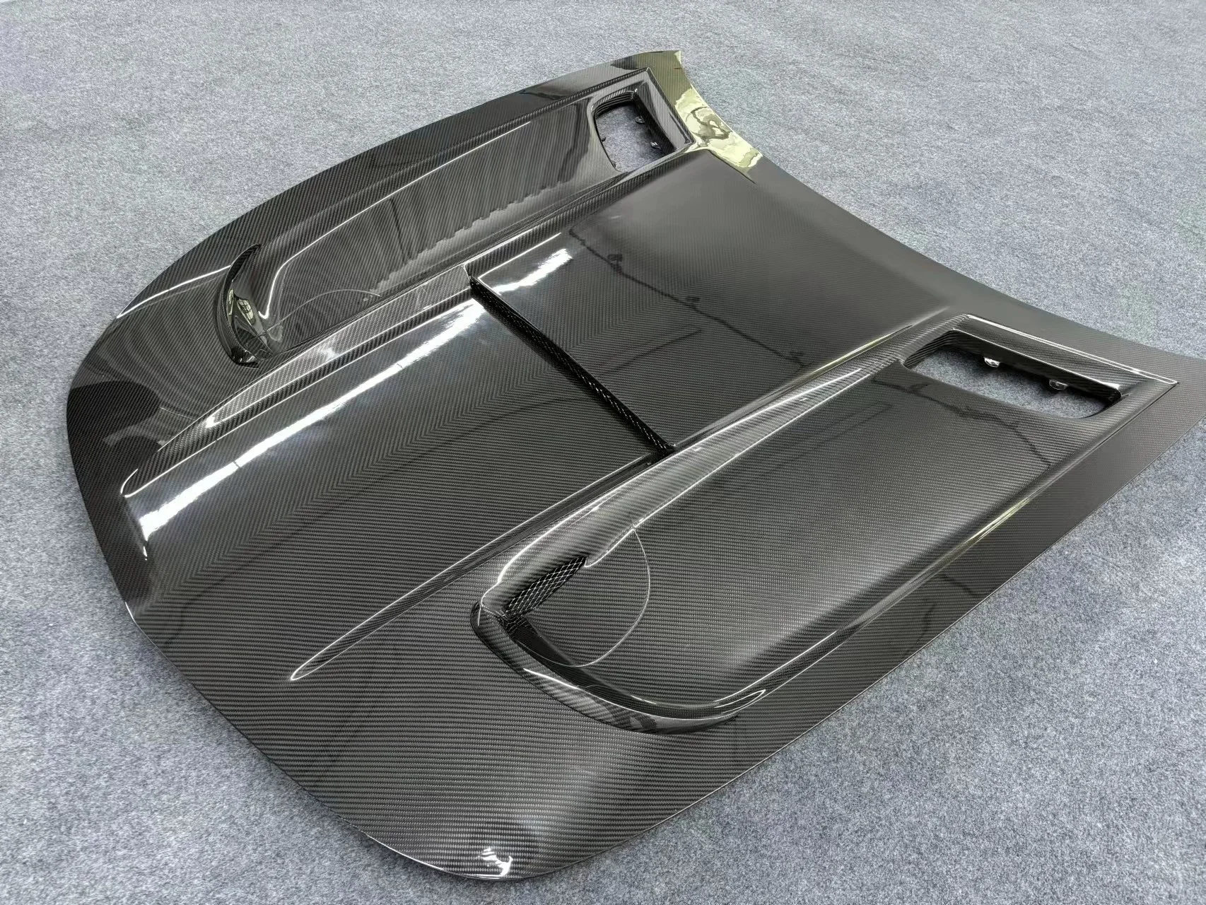 طقم هيكل غطاء محرك السيارة من ألياف الكربون الجافة طراز BS لسيارة Mercedes Bens AMG GT GTS GTC GTR غطاء محرك من ألياف الكربون الجافة مخصص