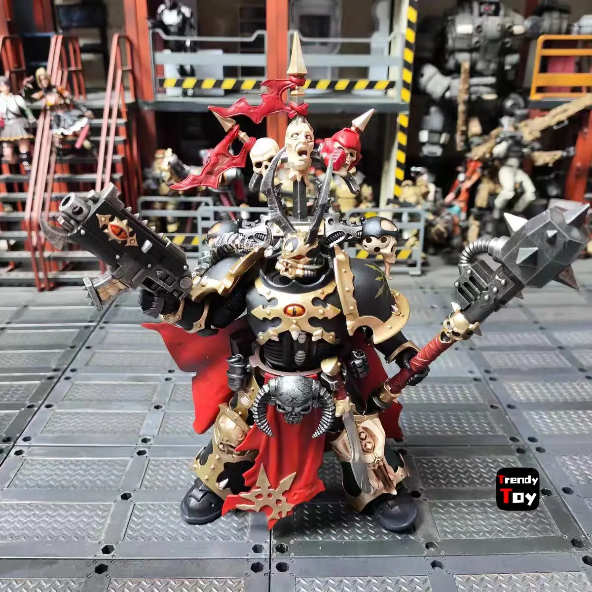 

【JOYTOY】Warhammer 40K Chaos Space Marines Black Legion Choosen Championship with Bolter and Power Maul 1/18 Фигурка игрушки