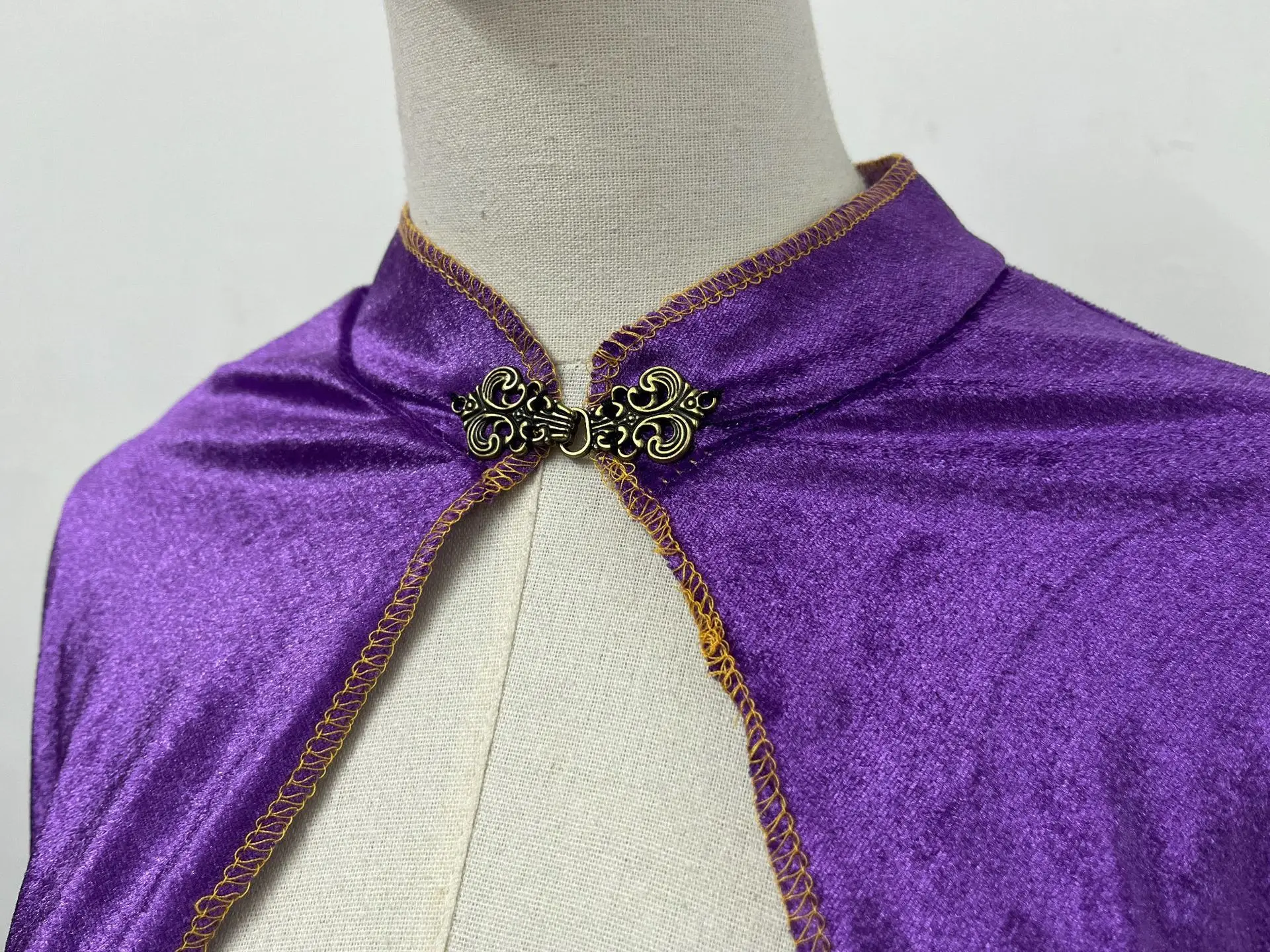Kaiserumhang-Kostüm König Königin Prinzessin Damen Herren Halloween Renaissance Goldverzierte Samt-Hochzeits-Mittelalter-Outfit Braut Mädchen – Detail 10