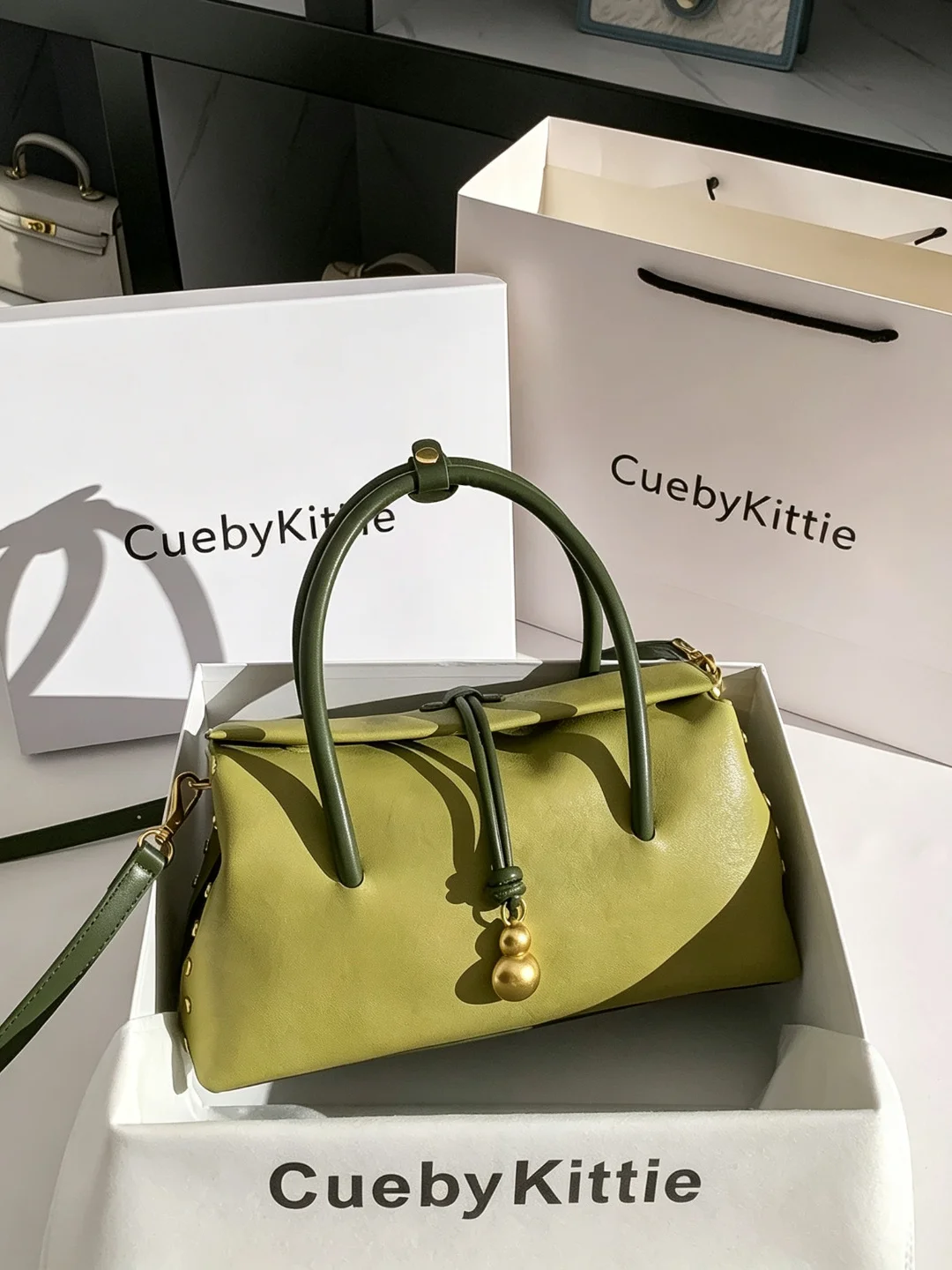 sac-boston-vert-grande-capacite-pour-femme-cueby-kittie-2026-nouvelle-collection-sac-a-bandouliere-croise-tendance-sac-a-main-de-luxe-en-cuir-leger