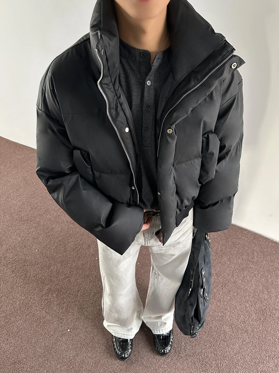 Black Stand Collar PU Leather Cotton Jacket Men's Winter Thickened Warm Short Bread Style Coat Tapered Waist Cleanfit Silhouette