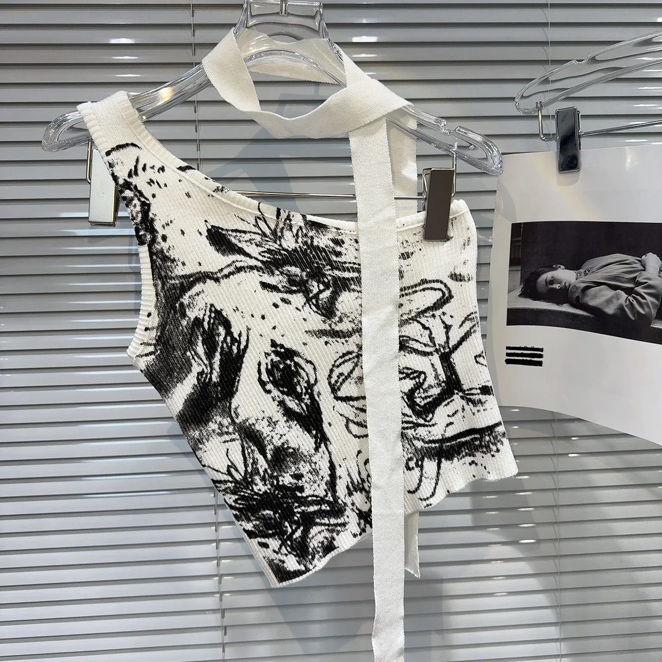 2024 Autumn New Hand-Painted Graffiti Printing Strap Halterneck Women Y2k Top One-Shoulder Girl Comfortable Cotton Knitted Vest