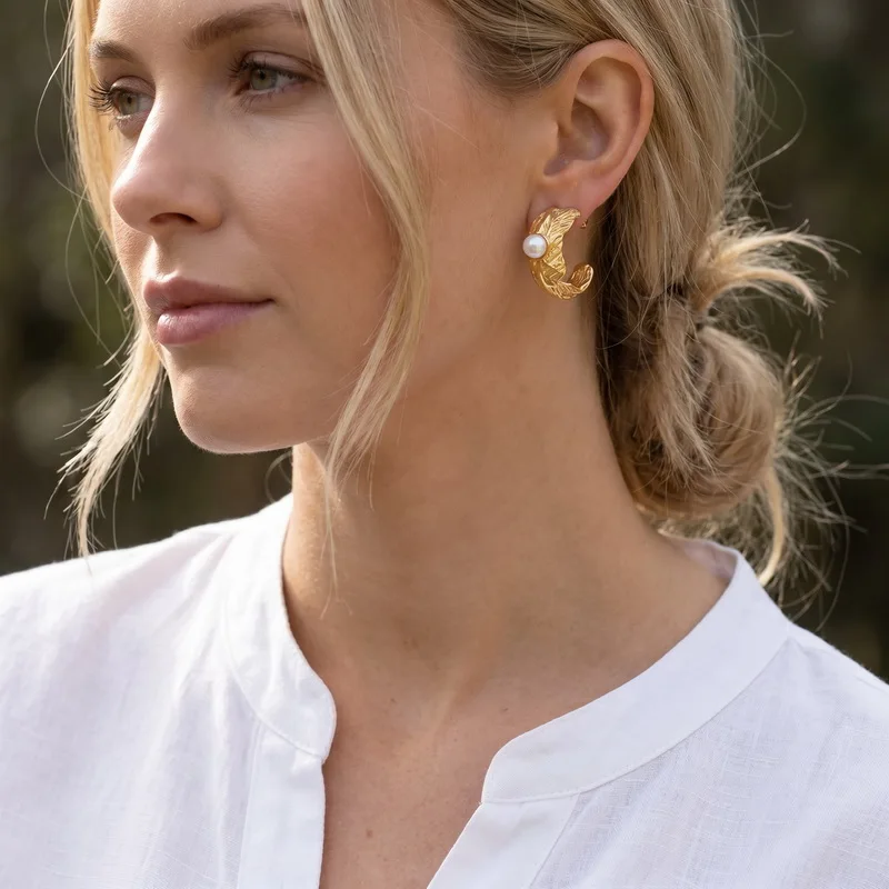 Kalen Stainless Steel Textured C‑Shaped Hoop Earrings Shell Pearl Earring Gold Silver Color Vintage Fashion Jewelry for Women