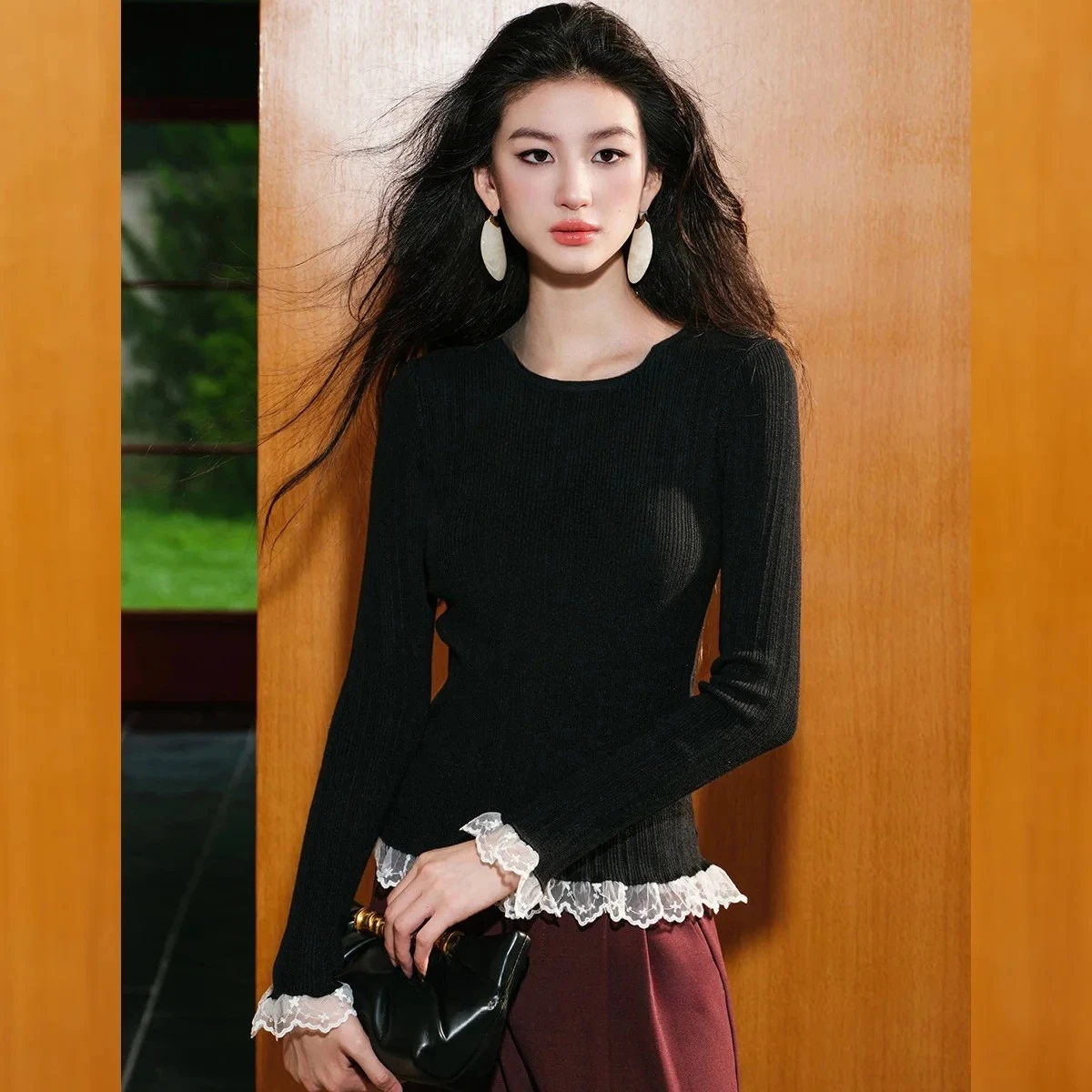 เสื้อไหมพรมแขนยาวผู้หญิง LOUISYAO แต่งผ้าลูกไม้ตัดสี รุ่นปี 2025 เสื้อถักสำหรับฤดูใบไม้ร่วง เสื้อสเวตเตอร์ผู้หญิงแบบต่อผ้า