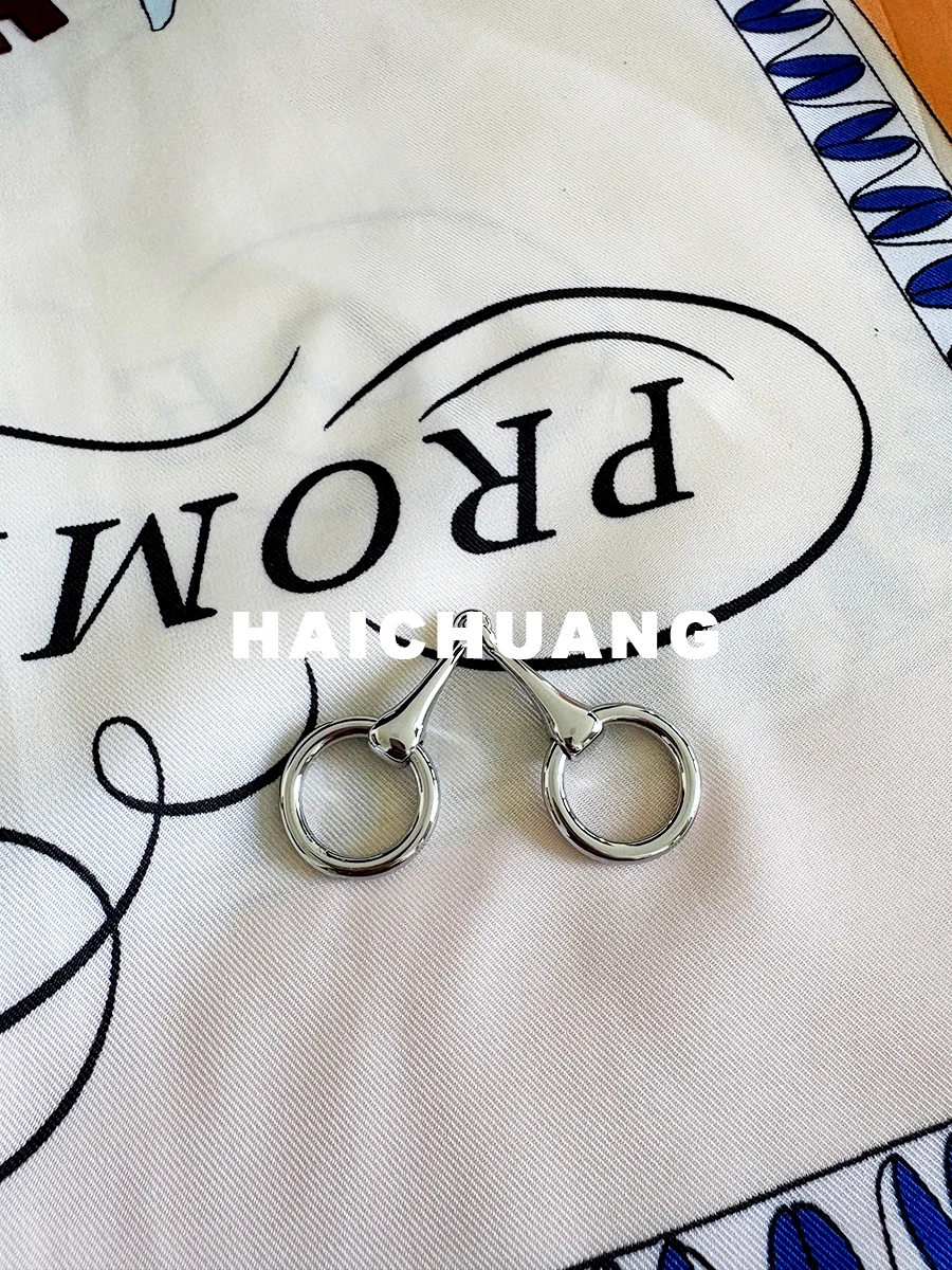 

Small Scarf Buckle Women Scarf Holder Scarfs Rings Luxury Designer Scarves Buttons Shawls Bandanas Button Accessories
