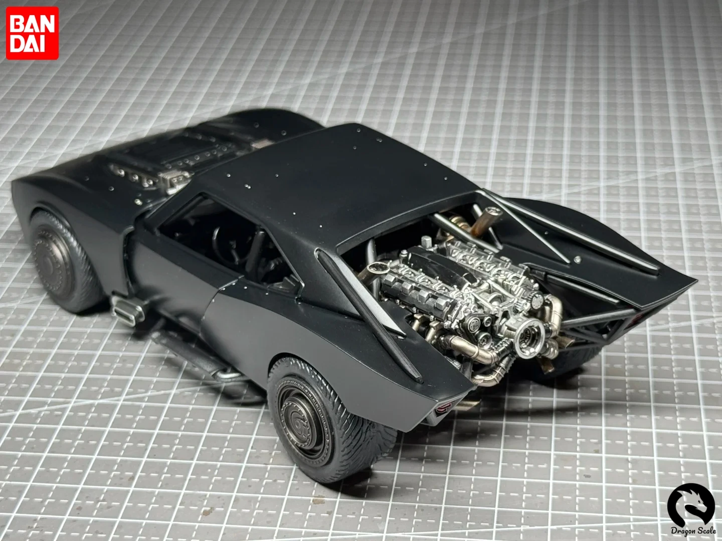 

In Stock Original Bandai Anime Figure 1/35 BATMOBILE THE BATMAN VER. Action Figure Assembling Toys Collection Ornament Gifts