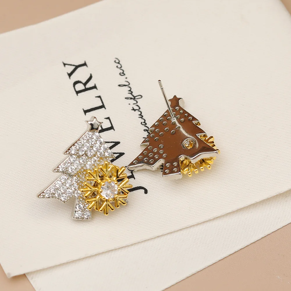 2024 White Zircon Christmas Tree Earrings for Women Sparkling Crystal Snowflake Earring Girls New Year Holiday Jewelry Gifts