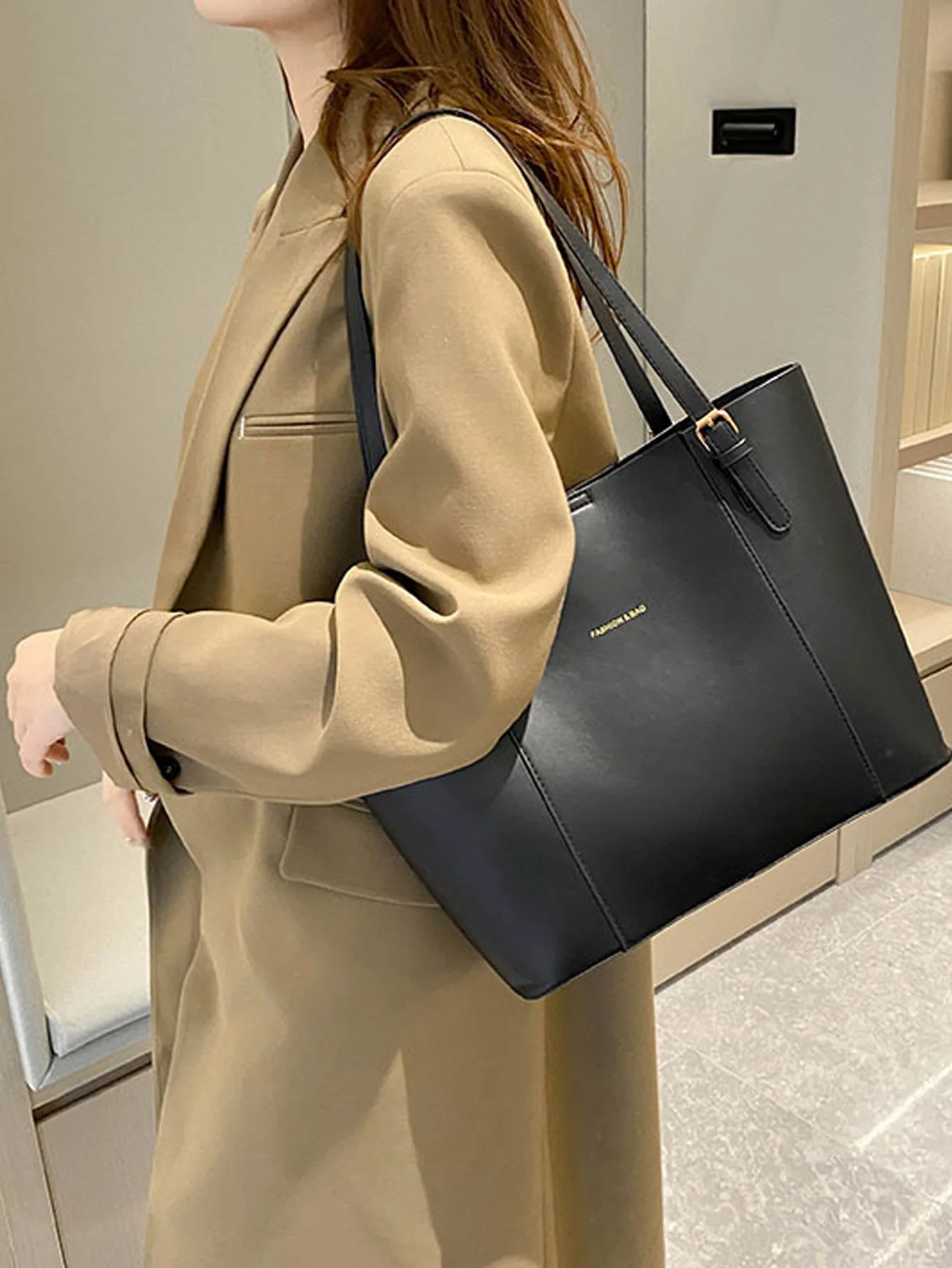 Retro simple and atmospheric commuting bag for women 2024 new stylish large capacity shoulder tote bag