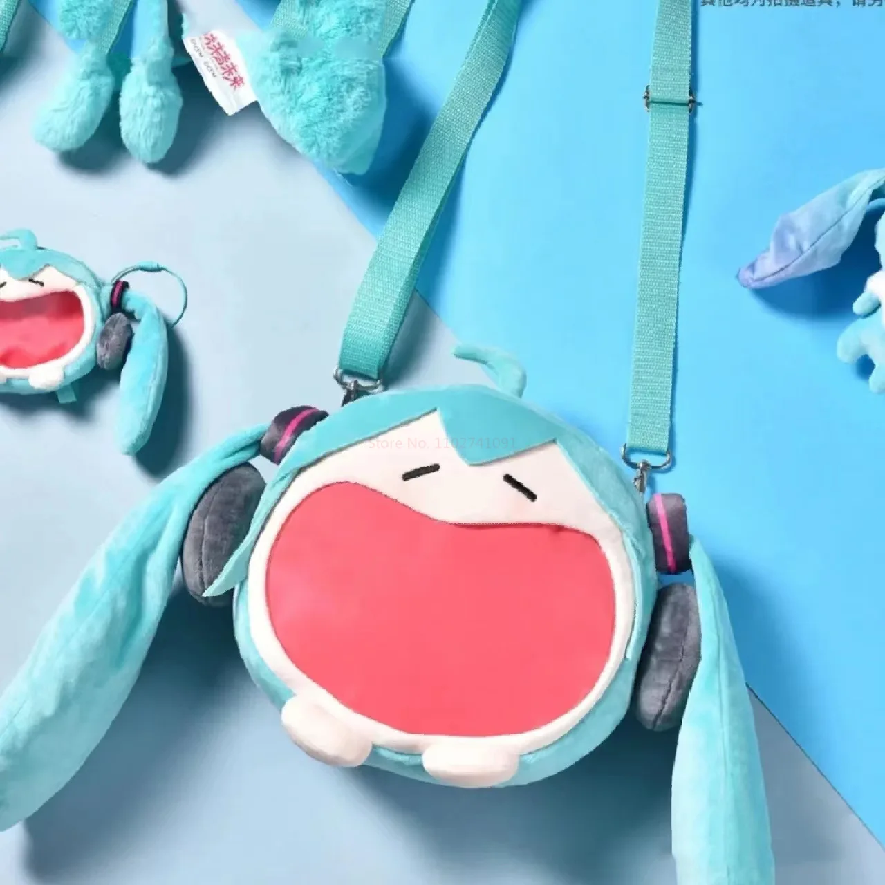 Bandai nowy Kawaii Hatsune Miku pluszowe wypełnione zabawka urocza bawełniana lalka miękka torebka na ból jeden torba na ramię Crossbody prezent urodzinowy