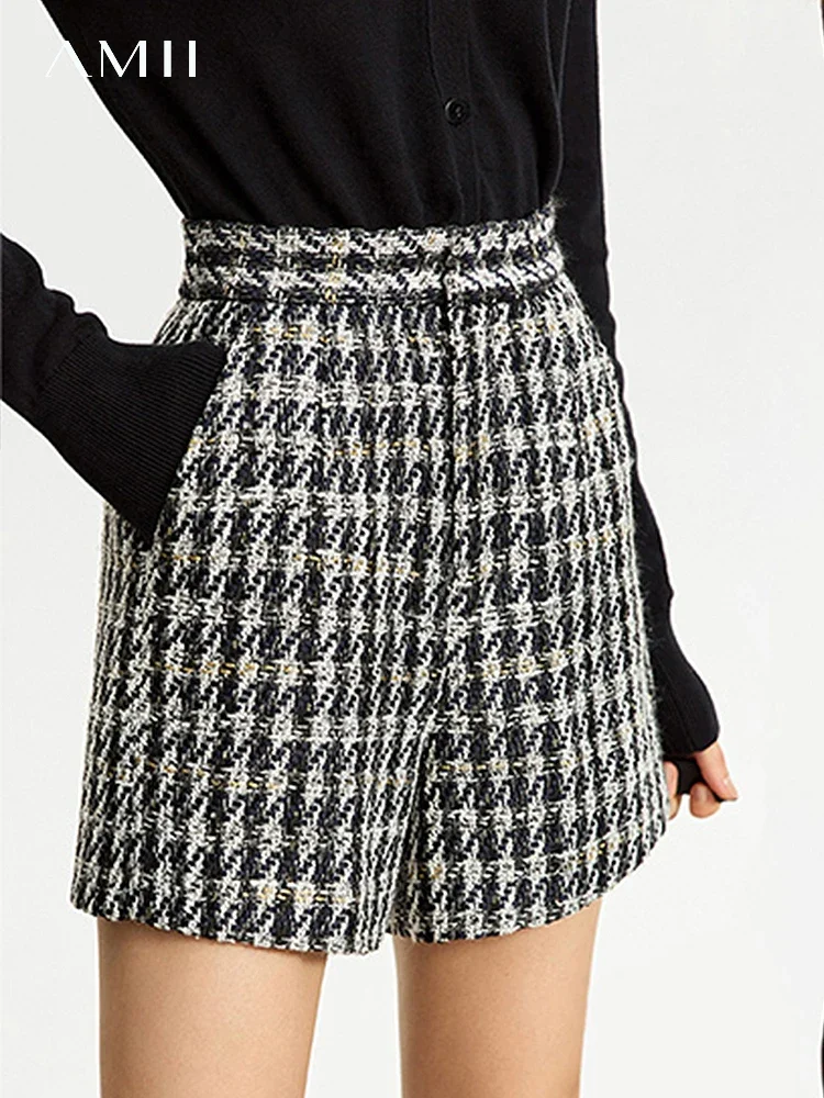 

AMII Minimalist Small Fragrant Fashion Women Shorts Plaid 2023 Winter New Patchwork Straight Retro Tweed Casual Pants 12324070