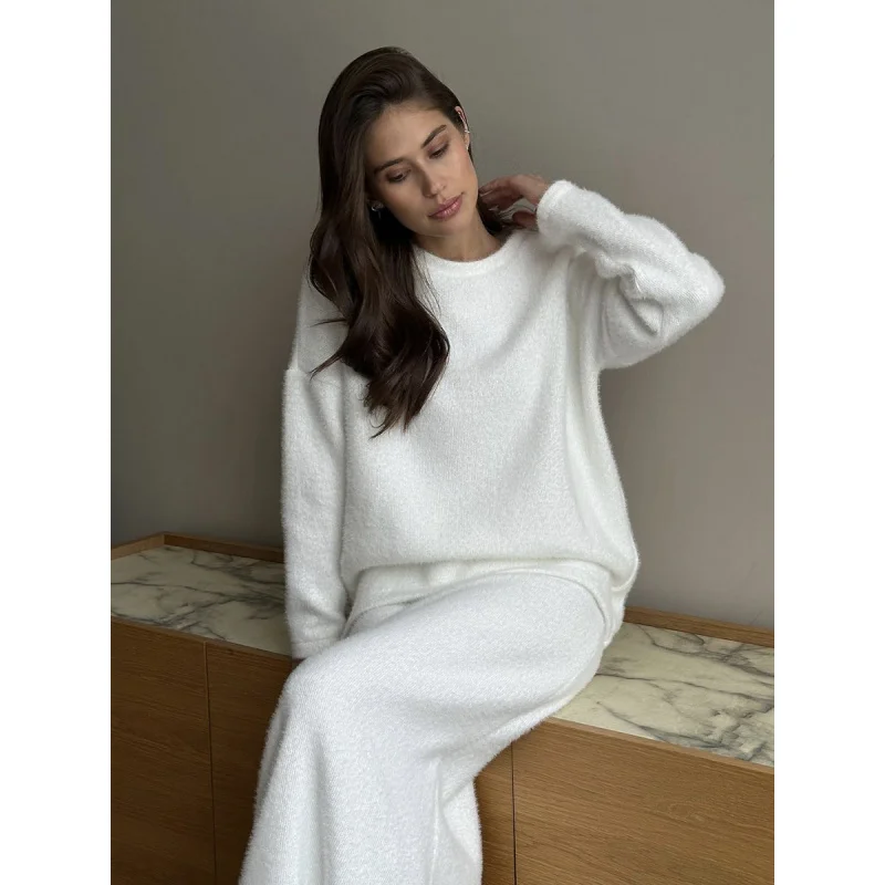 2025Herfst en winter elegante zachte verdikte trui met ronde hals + tweedelige zeemeerminjurkset, vrouwelijkOLWind top + rokpak