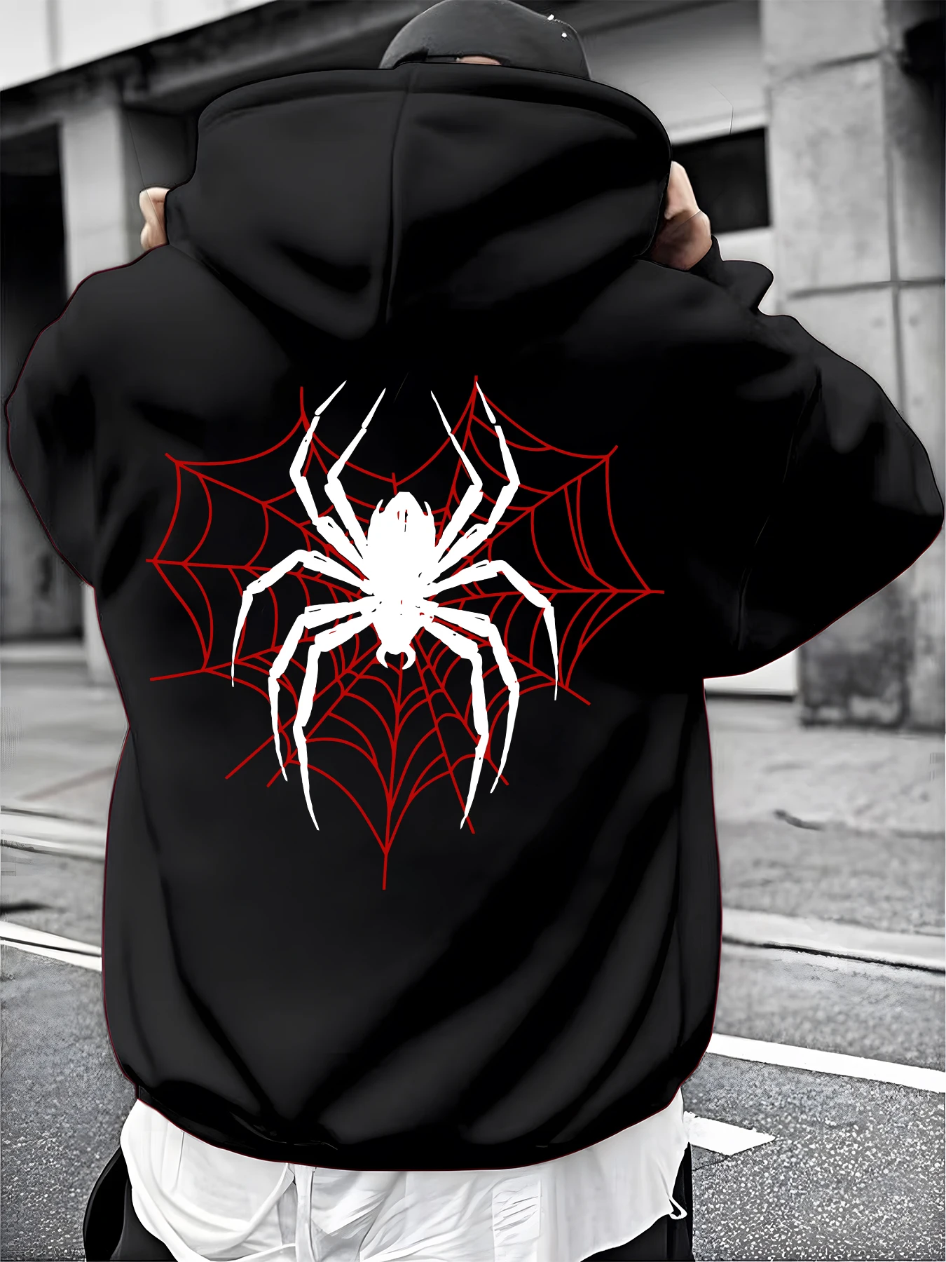 เสื้อฮู้ดสีขาวสำหรับผู้ชาย พิมพ์ลายสไปเดอร์แมนแบบชุดเสื้อผ้าที่เสียหาย พร้อมเอฟเฟกต์เรืองแสงสีน้ำเงินลายซูเปอร์ฮีโร่ แบบสวมหัว ลายมาร์เวล
