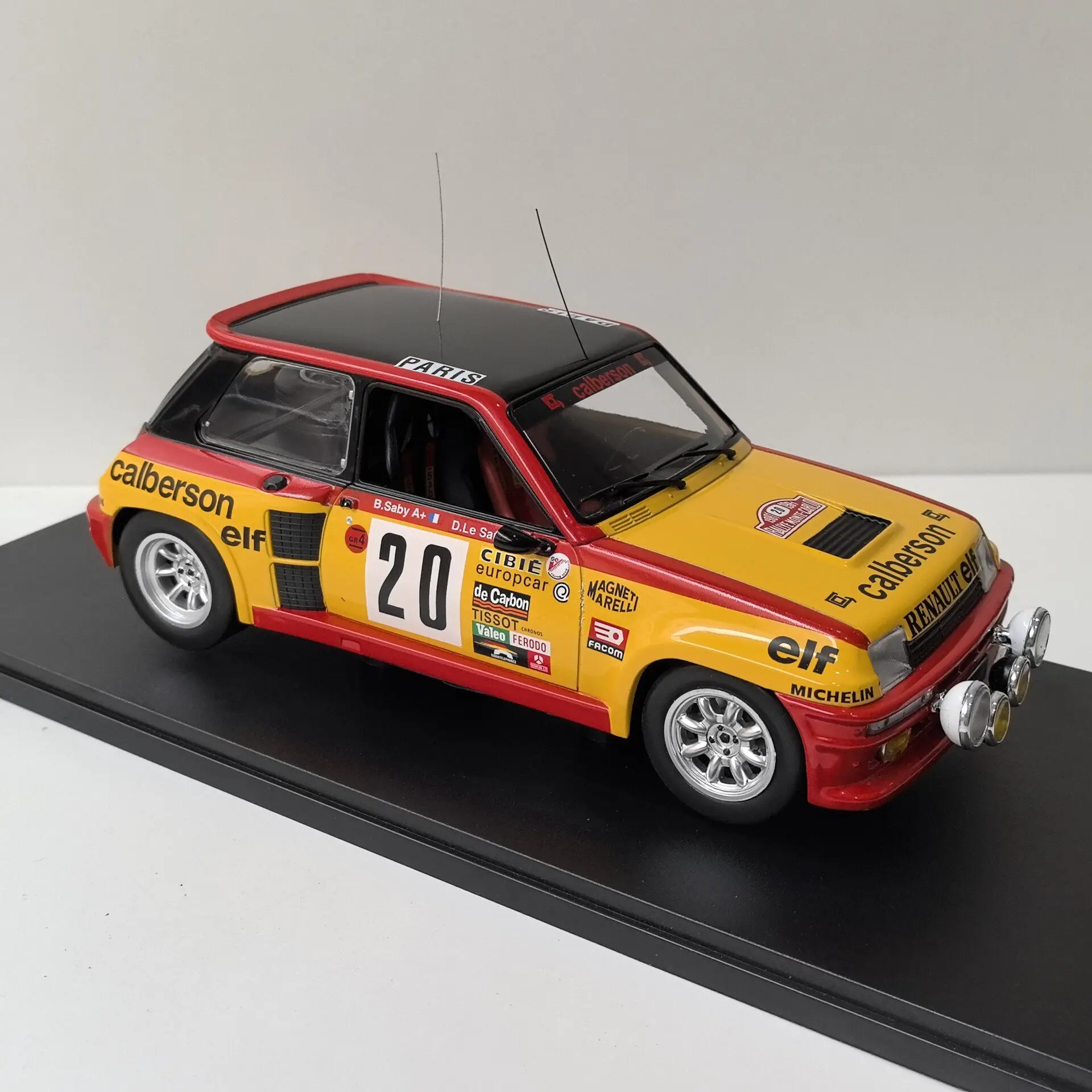 Picture 6: Paint Surface Defects Diecast IXO 1/18 Scale RENAULT 5 TURBO #20 1981 X7 Alloy Car Model