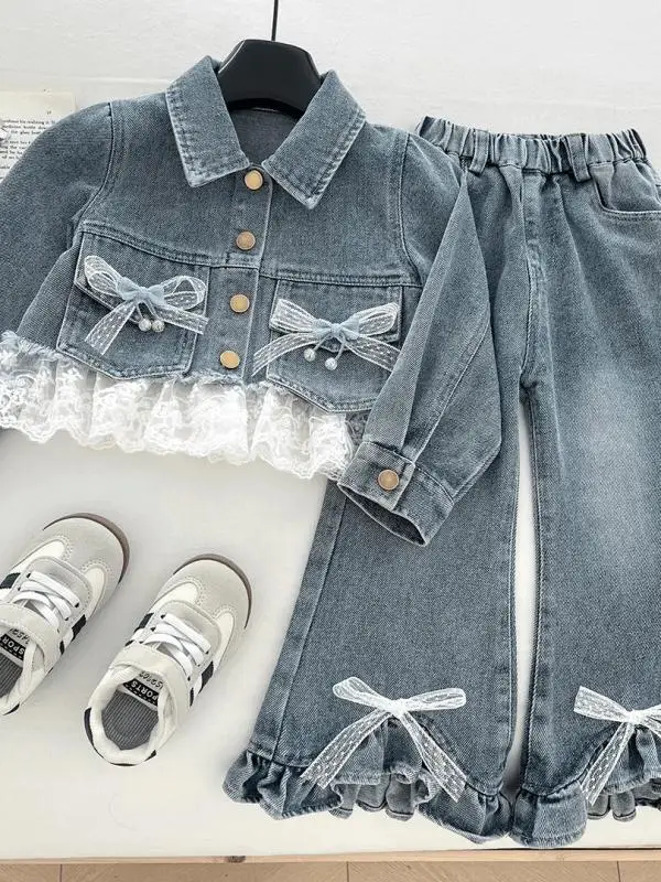 

Весенне-осенний комплект джинсовой ткани с джинсовым принтом и расклешенными брюками для девочек 2024, модная детская одежда Sli, хлопковая длинная све, ру...