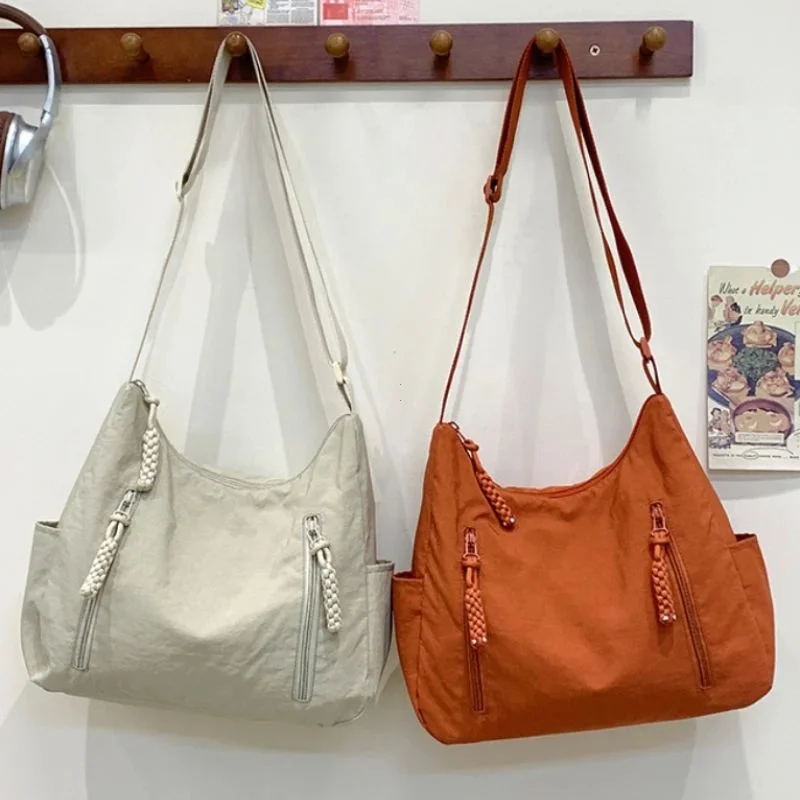

Нейлоновая сумка Menger Bag, женская сумка через плечо в форме полумесяца, модная многофункциональная сумка для женщин, стильная и практичная.