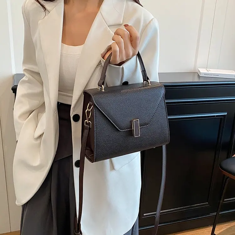 

Elegant Casual Letter Logo Diaper Bags For Women Parisian Chic Messenger Bag Minimalist Luxury Crossbody Bag Fashionable Leather