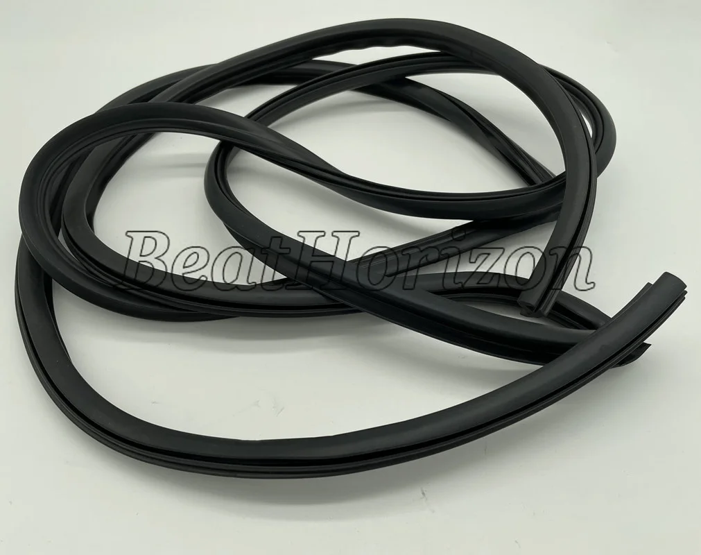 Windshield Upper Moulding Trim Seal 51318159784 for BMW E39 5-Series 525I 528I 530I 540I M5