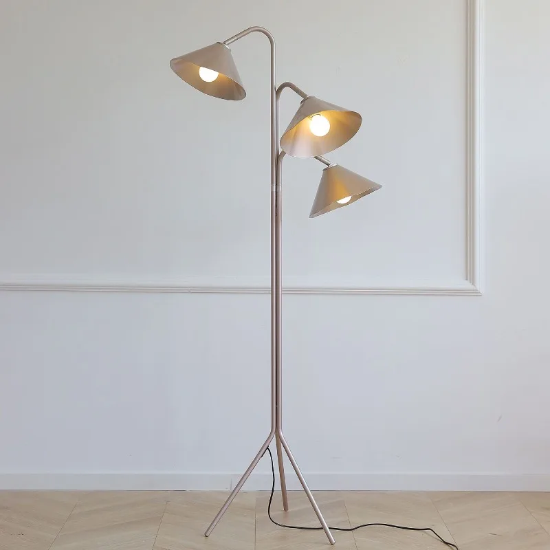 Spanish medieval floor lamp, living room hotel bed and breakfast sofa corner art decorative floor lamp