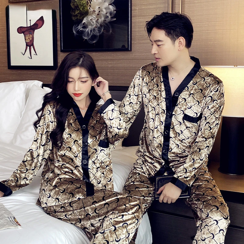 

2023 New Velvet Sleepwear High Quality Women's Pajamas Set Moon Print Casual Homewear Men Nightwear Luxury Couple Pyjamas Femme