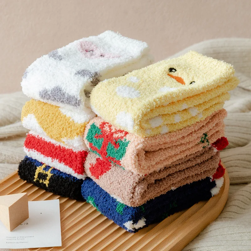 جوارب نسائية من الصوف المرجاني النسخة الكورية جوارب سميكة ودافئة للزوجين جوارب ثلج كرتونية لطيفة