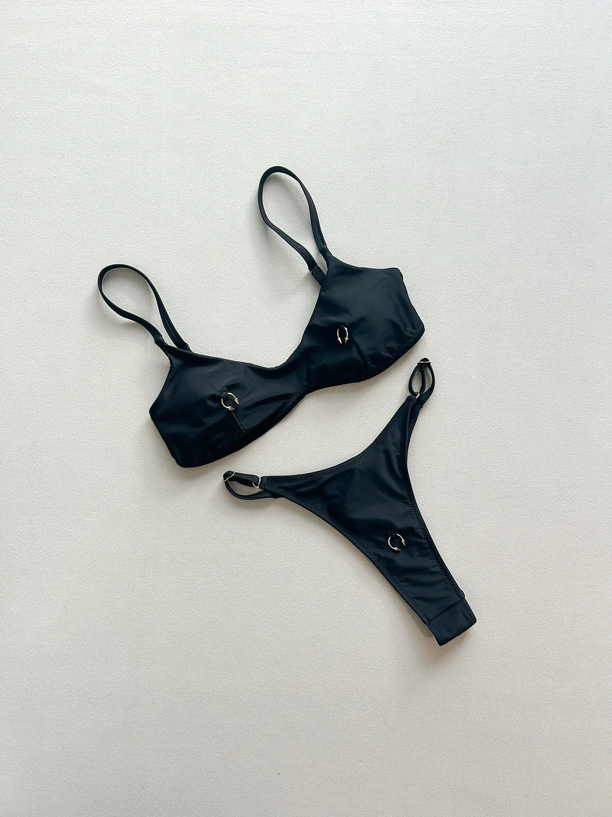 

Сексуальные женские купальники-бикини 2025: комплект с высокой посадкой, стринги, пляжная одежда