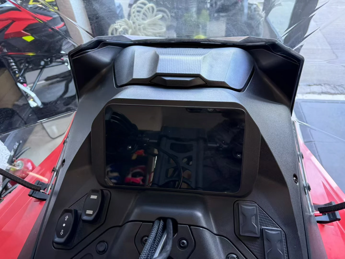 Expedition 1000cc Petrol Snowmobile - usage example
