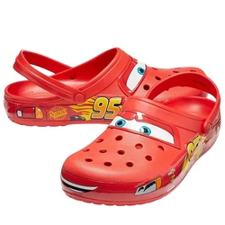 Animacja kreskówkowa Disney Lightning McQueen Cr dorosłe kapcie zewnętrzne nadmorskie buty do ogrodu na plaży śliczne samochody antypoślizgowe kapcie ós